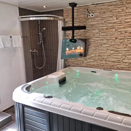 Private Sauna Und Whirlpool Wellnessapartment * Seeshaupt