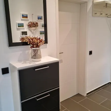 Private Sauna Und Whirlpool Wellnessapartment Apartmán *
